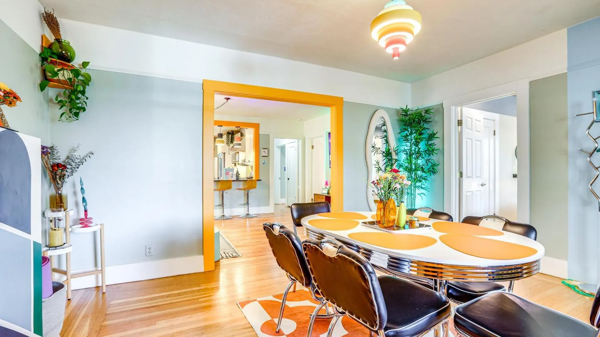 Dom wakacyjny Sacramento Home About 2 Mi To Downtown! Stany Zjednoczone Ameryki